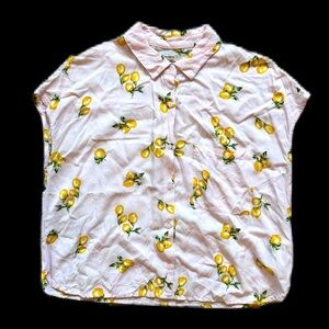 Pull & bear short sleeves crop shirt size S